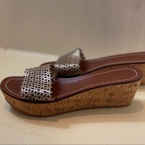 New w/o Box Tory Burch Gold Wedges 2.5” cork heel